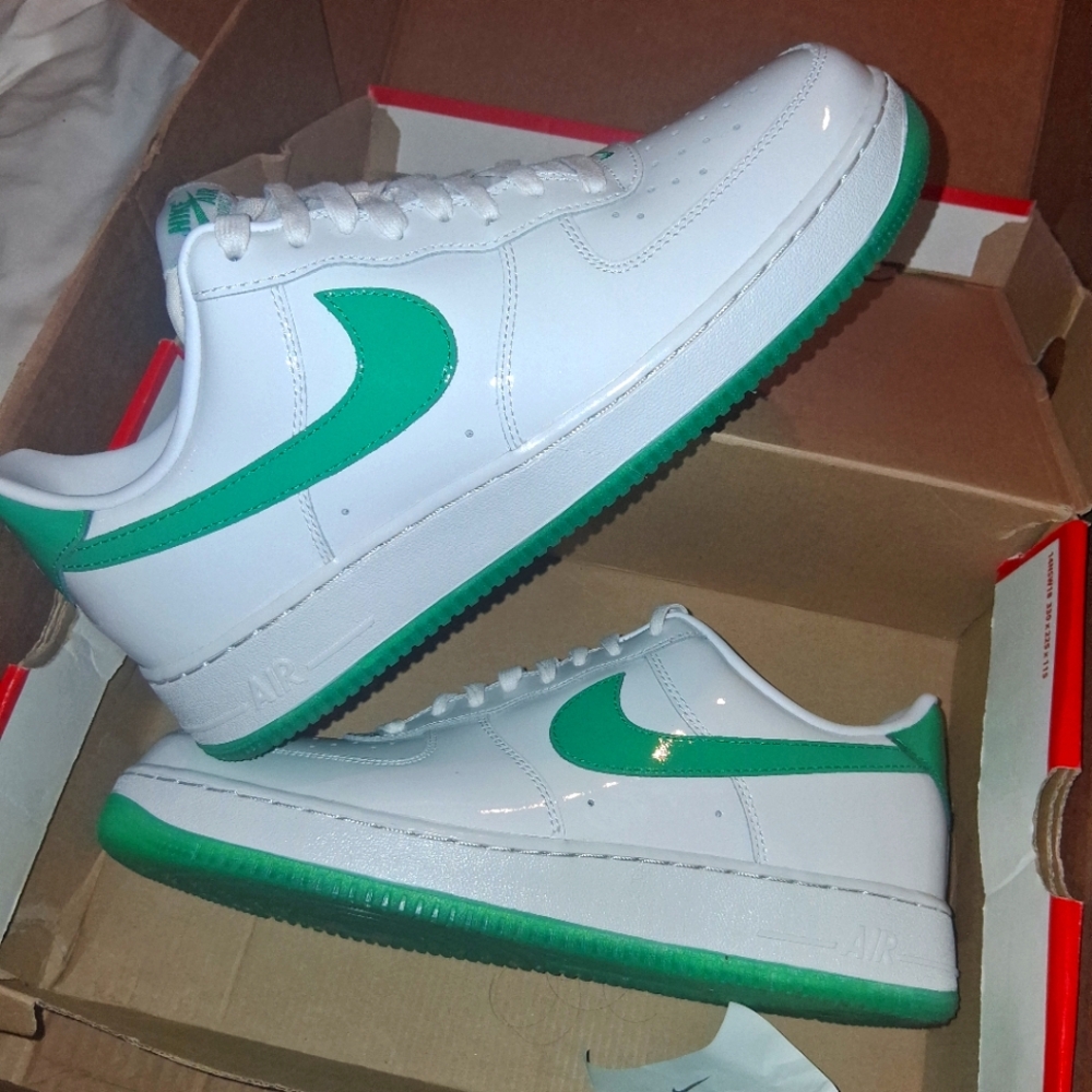 Nike Air Force 1 Low '07Patent Platinum Tint Stadium Green